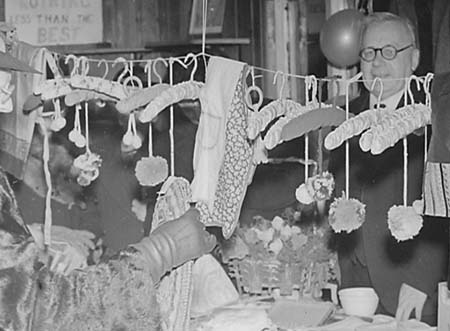 1947 Xmas Sale 08