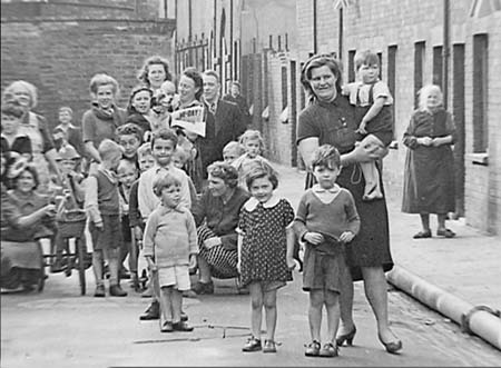 1945 Decorated Streets 17