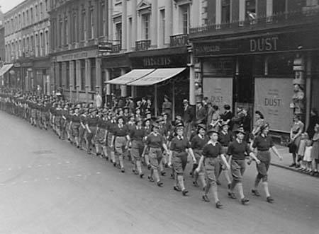 Farming Parade 08 1943