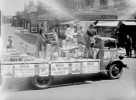 Farming Parade 31 1943