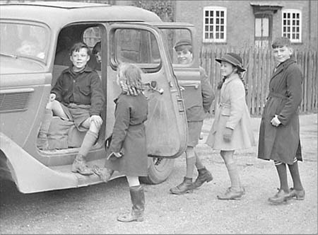 1947 Schoolchildren 02