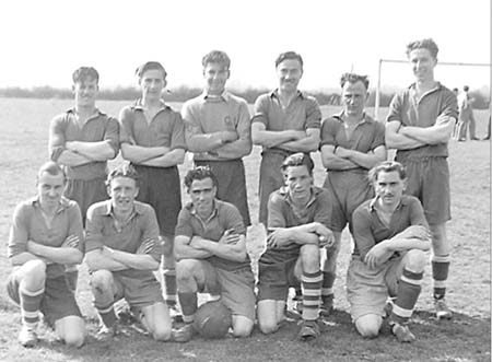 1949 Football Team 01