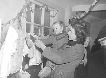 1949 Xmas Sale 01