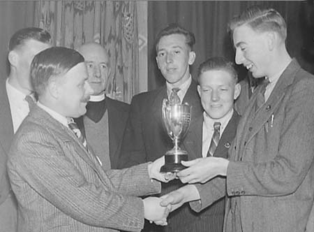 1948 Cricket Trophy 02