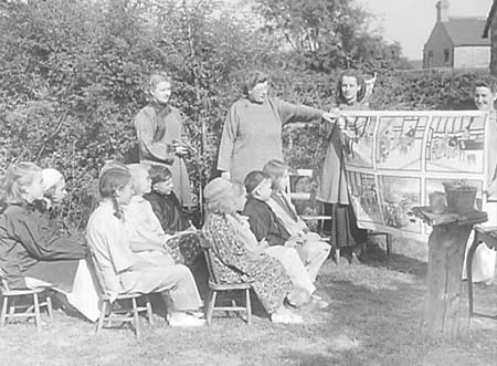 1949 Garden Party 03