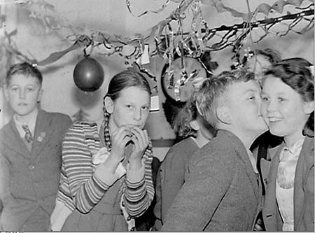 1949 School Party 07