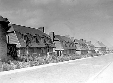 1950 The Avenue 01