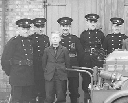 1941 Aux Fire Service 04