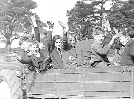 1944 Schoolchildren 03