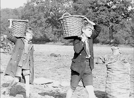 1944 Schoolchildren 05