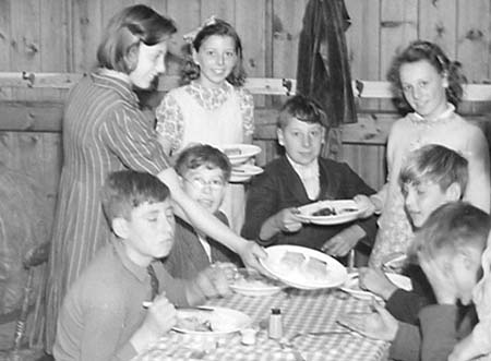 1944 Schoolchildren 18