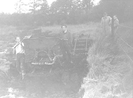 1948 Digging Peat 04