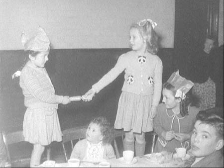 xChildrens Party 1949.3987