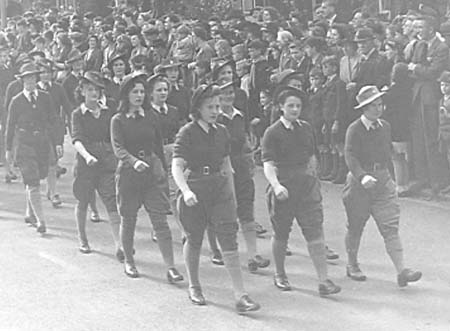 Parade 12 1943