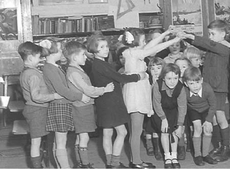 1940 School Party 07