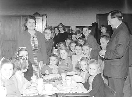 1945 Childrens Party 06