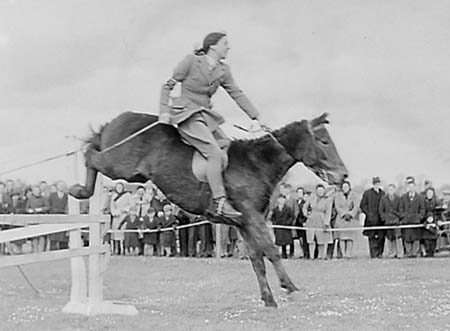 1945 Gymkhana 06