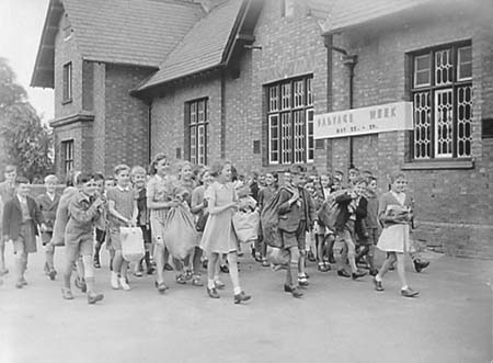 1948 Schoolchildren 02