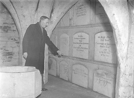 1947 Mausoleum 03