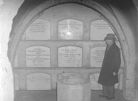 1947 Mausoleum 05