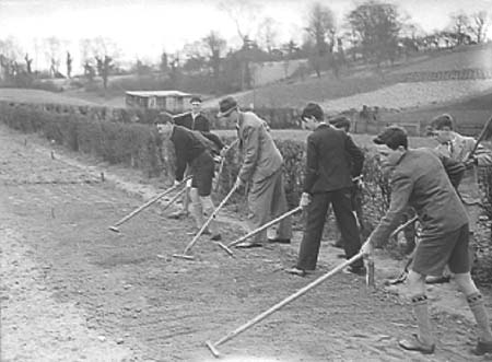 1940 Boy Gardeners 02