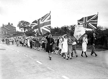 1941 Parade 01