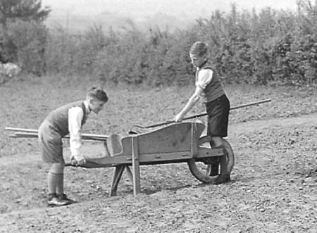 1942 Boy Gardeners 07