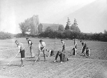 1942 Boy Gardeners 09