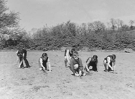 1943 Boy Gardeners 08