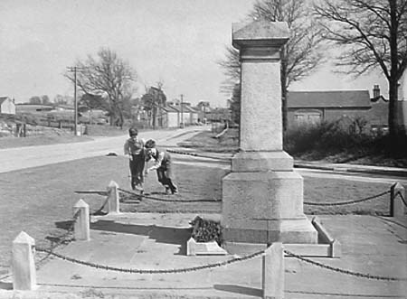 1943 War Memorial 01