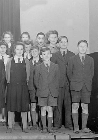 1945 School Group 02