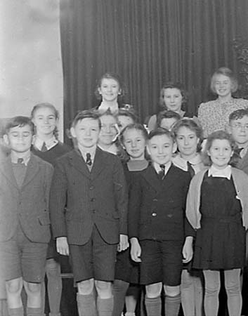 1945 School Group 04
