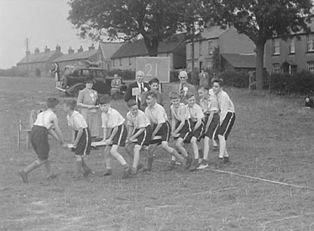 1945 School Sports 03