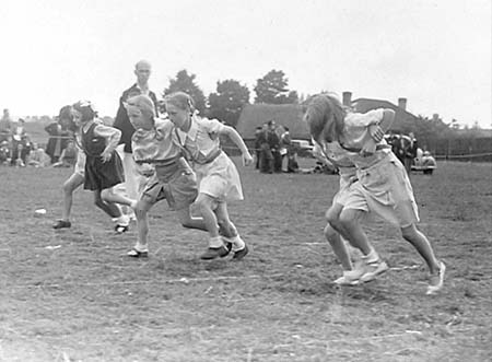 1945 School Sports 06