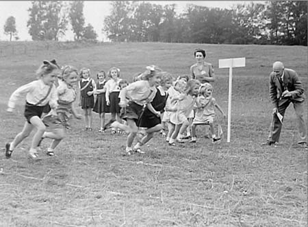 1945 School Sports 12