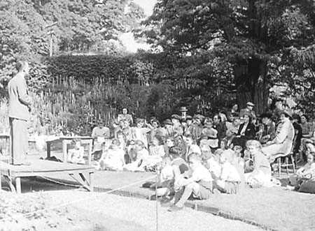 1949 Garden Party 01