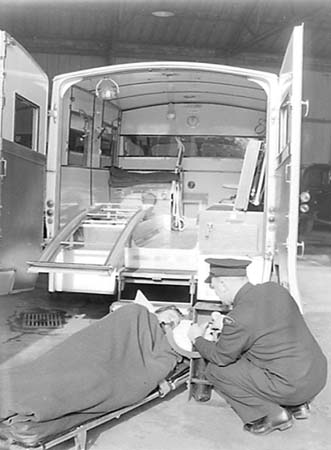 1958 Ambulance 01