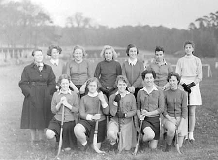 Ladies Hockey 1956 01