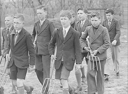 1941 Boy Gardeners 03