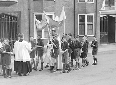 1949 Procession 06