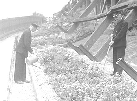 1949 Station Garden 04