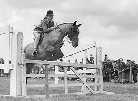 1944 Horse Show 29