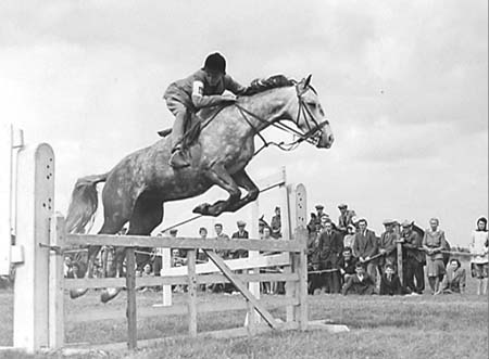 1944 Horse Show 30