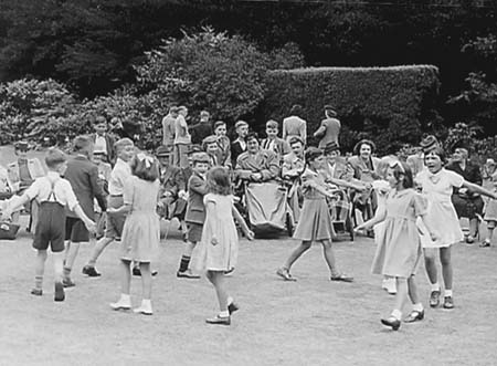 1945 Garden Fete 05