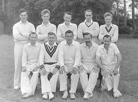 1956 Cricket Team 01