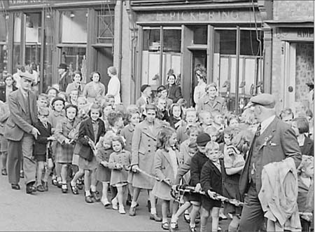 Parade 1946 09