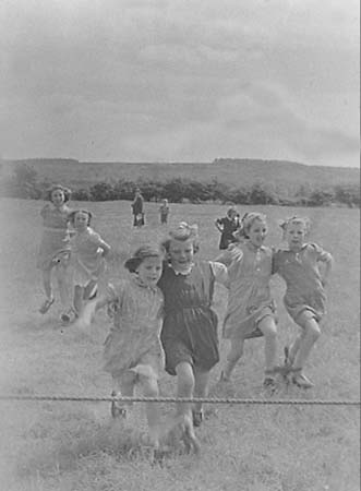 1946 Childrens Sports 01