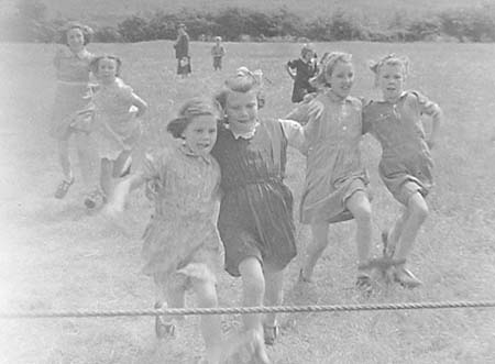 1946 Childrens Sports 02
