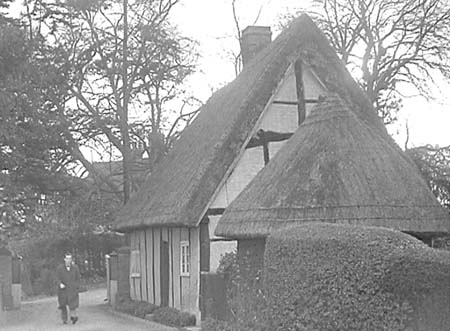 1948 Cottage 02