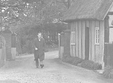 1948 Cottage 03